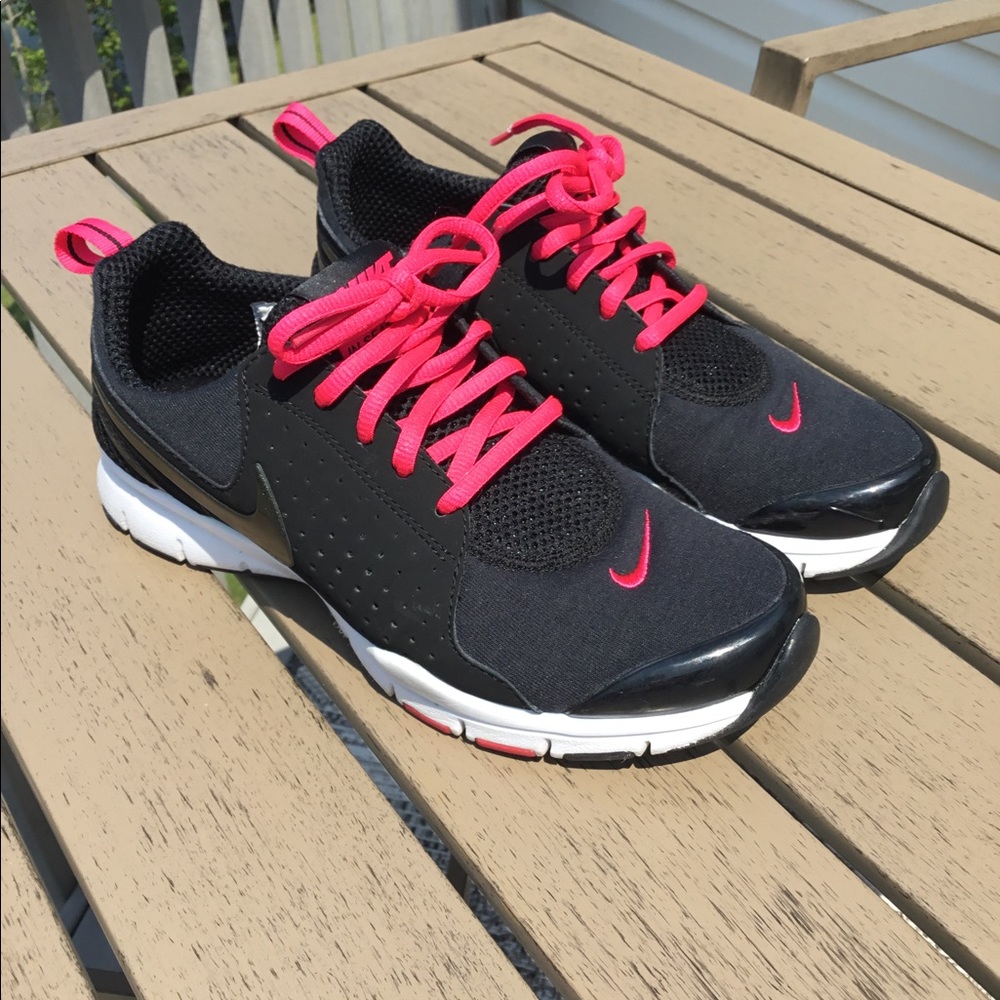 Nike Tennis Shoes